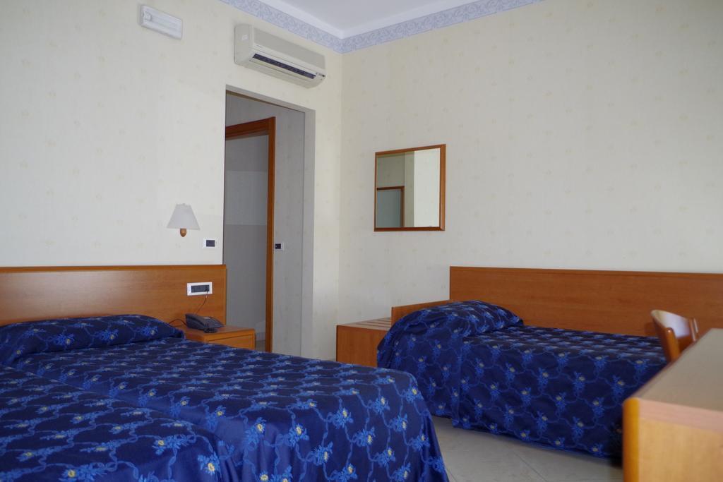 Hotel Kroma راغوزا الغرفة الصورة